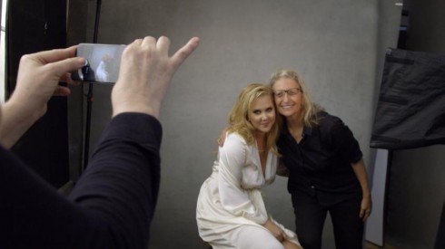 Amy Schumer và nhiếp ảnh gia Annie Leibovitz