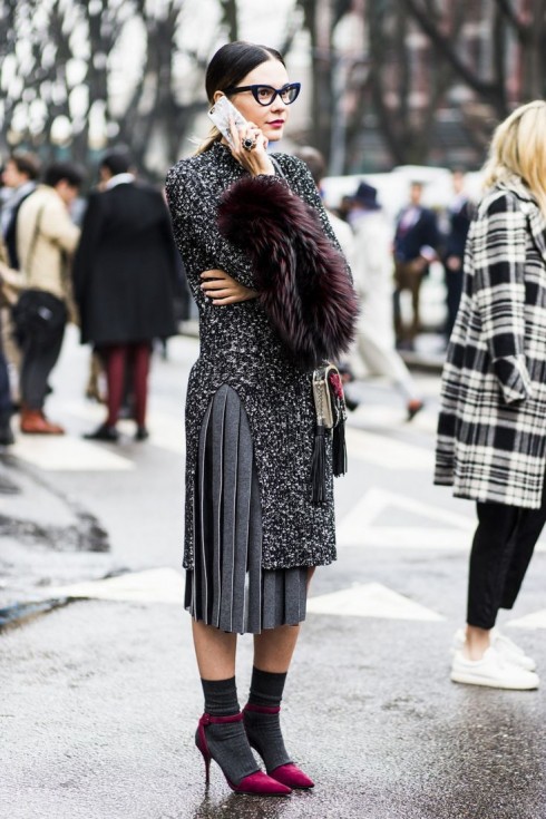 Những mùa thời trang gần đây thường chứng kiến những street style sáng tạo: Sự kết hợp giữa len và lông thú.