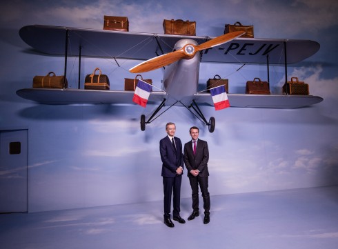 Bernard Arnault và Bộ trưởng Pháp Emmanuel Macron