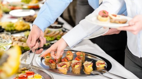 Văn hóa thưởng thức tiệc Buffet không khó để học hỏi