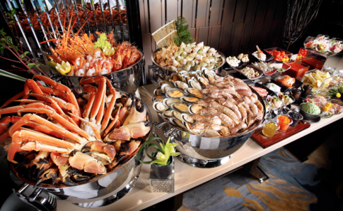 Một bữa tiệc buffet thật thịnh soạn và đầy màu sắc