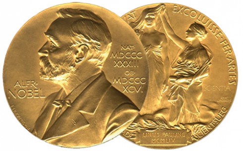  Chiếc huy chương Nobel luôn là ước mơ của các học giả và nhà nghiên cứu trên thế giới. Giải Nobel không chỉ tôn vinh tri thức mà còn đề cao những tư tưởng cống hiến sâu sắc cho nhân loại