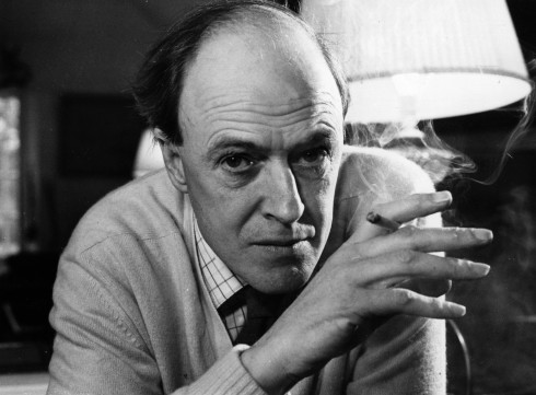 Tiểu thuyết gia người Anh Roald Dahl (1916 - 1995) - Ảnh: Nhiếp ảnh gia Dumant