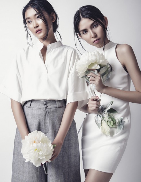 Người mẫu Kim Nhung và Thùy Dương tinh tế trong trang phục đơn sắc.