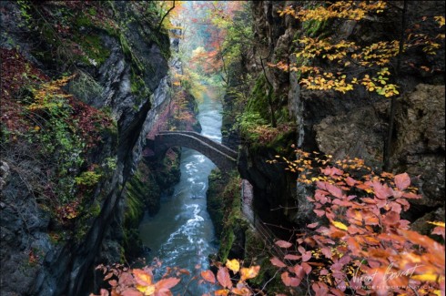 Cầu Areuse Gorge ở Thụy Sĩ
