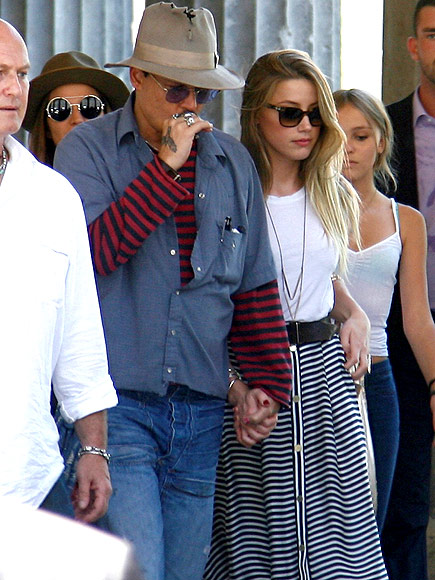 7/2013, Heard luôn bên cạnh Depp và có lúc còn đi chung với con của anh, LiLy Rose và Jack.