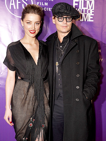 Depp đã xác nhận với giới báo chí rằng anh đã đính hôn, và cô vợ chưa cưới không ai khác chính là Heard.