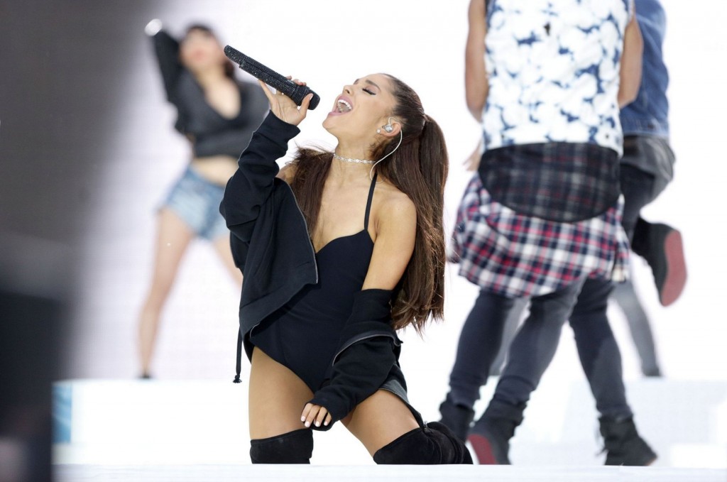 ariana-grande-thu-suc-lam-nha-thiet-ke-thoi-trang 8