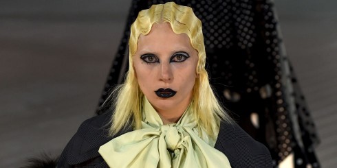 Ca sĩ Lady Gaga biểu diễn catwalk tại show Marc Jacobs