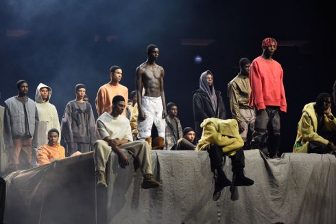 Những nội quy khắt khe mà người mẫu phải tuân theo ở show diễn Yeezy Season 3