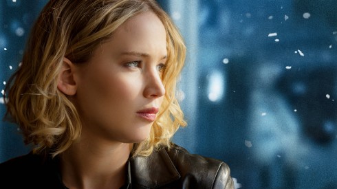 Trong phim Jennifer Lawrence là một bà mẹ đơn thân với khao khát khởi nghiệp