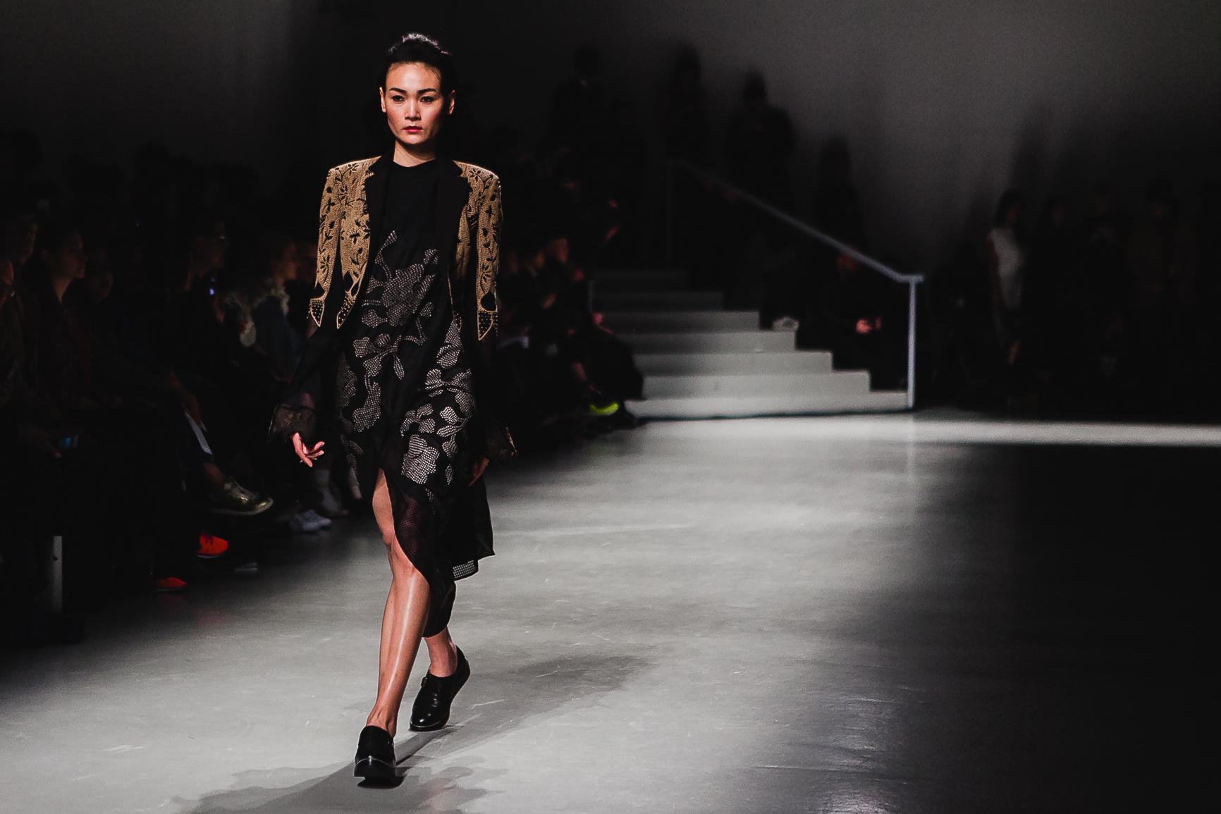 Kết quả hình ảnh cho Thùy Trang sải bước ở Paris Fashion Week