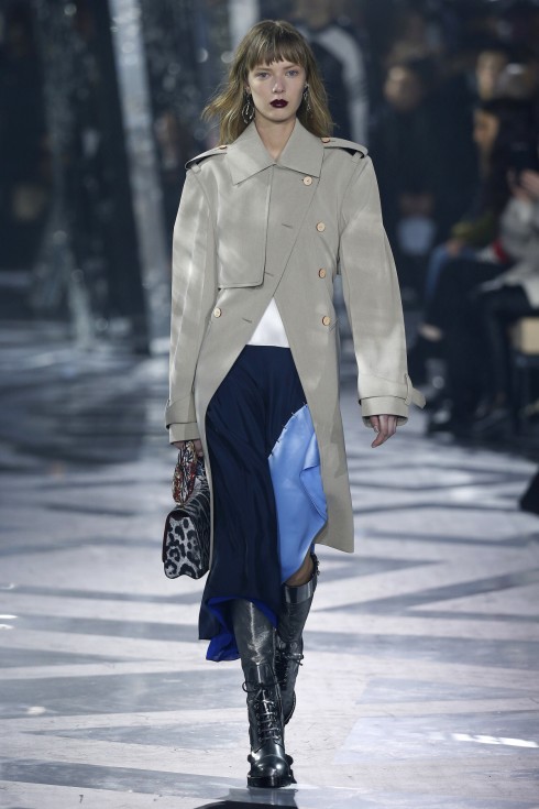 Một mẫu trench coat từ Louis Vuitton