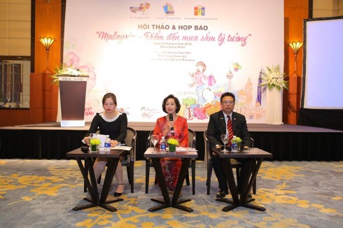 Phó Tổng Giám đốc Cục xúc tiến Du lịch Malaysia, bà Chong Yoke Har chủ trì buổi họp. 