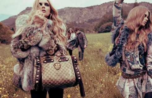 Với những giá trị vượt thời gian, thương hiệu Gucci sở hữu những dòng túi xách vô cùng quyến rũ và sành điệu, được nhiều người ưa chuộng.