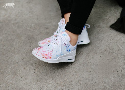 nike-wmns-air-max-thea-print-cherry-blossom-white-university-blue-white-4