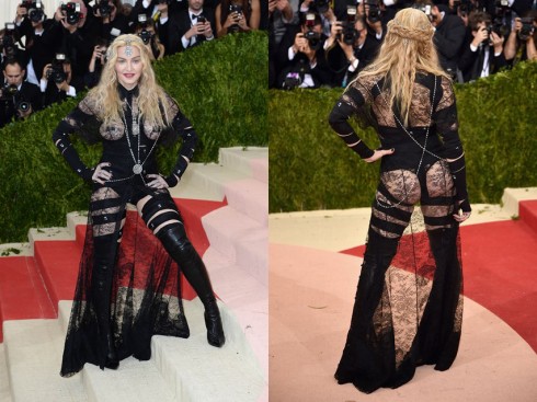 Đứng đầu danh sách không ai khác ngoài nữ hoàng Madonna. Cũng ở độ tuổi ngũ tuần nhưng trang phục của Madonna thiếu sự tinh tế, tiết chế so với cựu siêu mẫu Cindy Crawford.