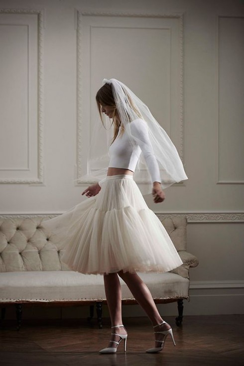 Gợi ý chọn váy cưới đẹp cho cô dâu có chiều cao khiêm tốn - ellevietnam 12