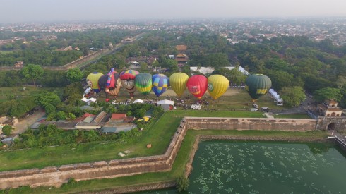 Vietjet Air dai dien viet nam tham su ngay hoi khinh khi cau quoc te 2016 – ellevietnam 03