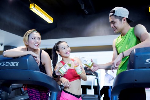 F juice nguoi ban dong hanh trong phong gym – ellevietnam 14