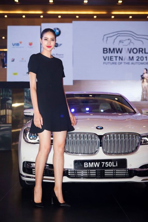 Hoa hậu Phạm Hương - Đại sứ của thương hiệu BMW. 