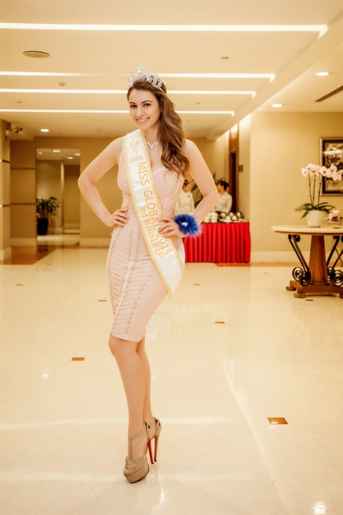 Hoa hau va a hau miss global den tham viet nam – ellevietnam 06