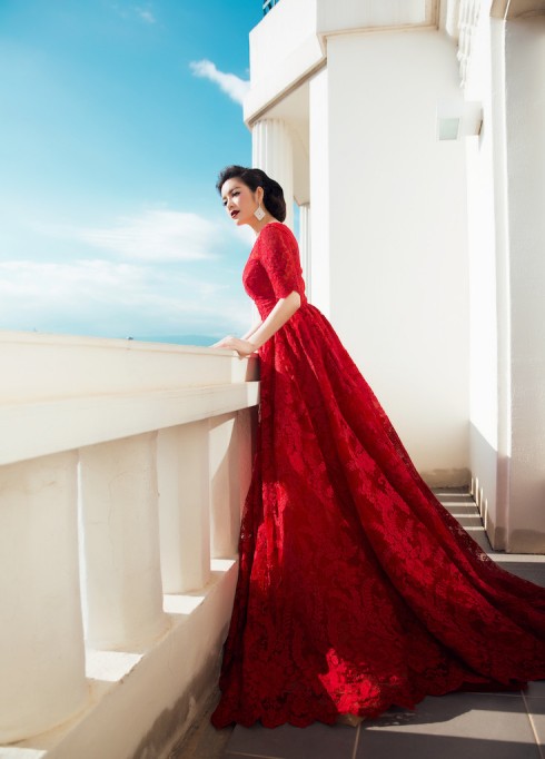 Lý Nhã Kỳ nổi bật với sắc đỏ cổ điển tại Cannes 2016 1