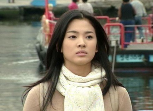 Kiểu tóc ấn tượng của Song Hye Kyo qua từng thời kì - ELLE Việt Nam (3)