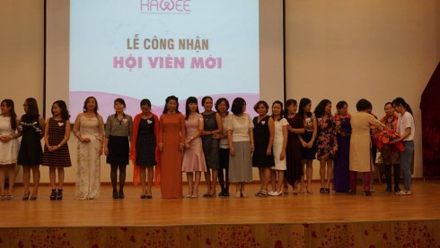 Lễ kết nạp hội viên tại Ngày hội Gia đình HAWEE 2016.