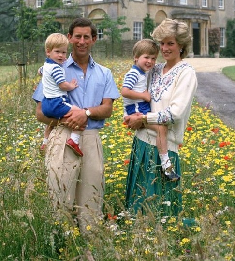  Công nương Diana và gia đình hạnh phúc