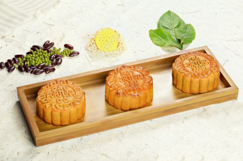 Bánh Trung Thu truyền thống đậm đà hương sắc mùa trăng.