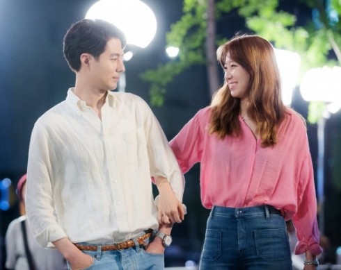 Cách phối đồ đôi đẹp của Gong Hyo Jin và Jo In Sung