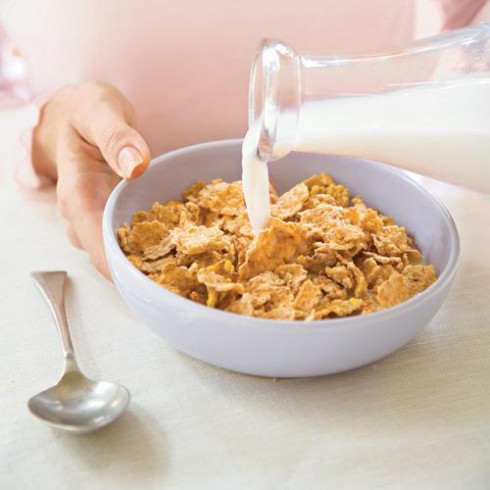 bữa ăn sáng của Khloe thường gồm ngũ cốc với sữa