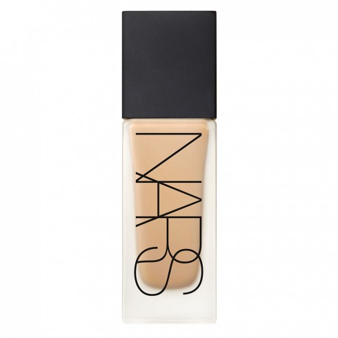 kem nền Nars All Day Luminous Weightless Foundation