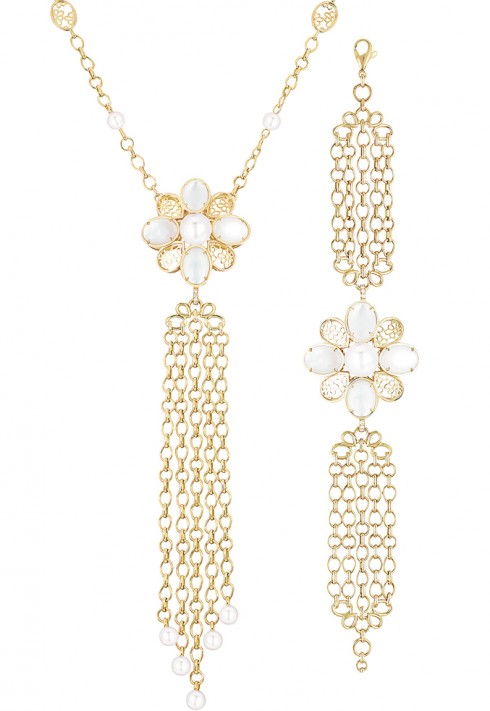 Vòng đeo cổ Perle Chaines với thiết kế dây xích độc đáo làm từ vàng 18K kết hợp với ngọc trai, kim cương và xà cừ và vòng đeo tay Perle Chaines