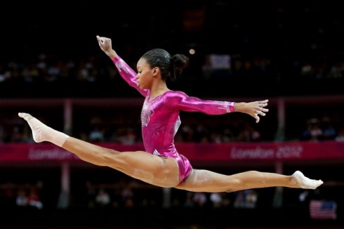 Vận động viên người Mỹ Gabby Douglas trong phần thi năm 2012