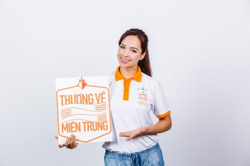 Thúy Hạnh trong bộ ảnh thương về miền trung