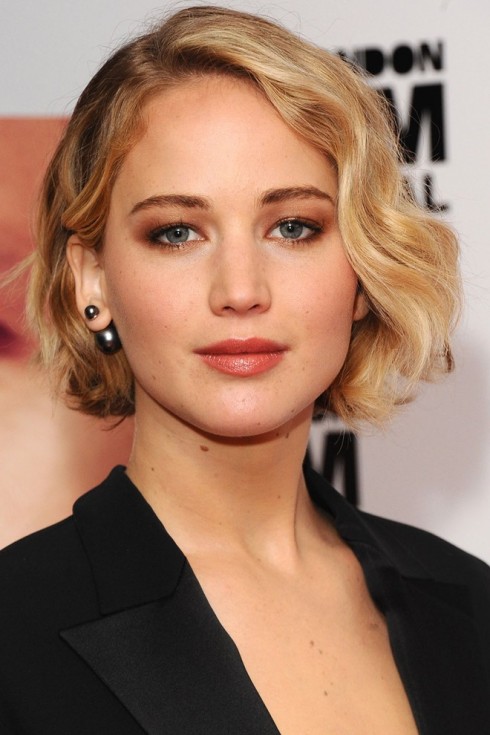 kiểu tóc bob ngăn Jennifer Lawrence