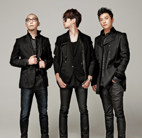 Ban nhạc IDIOTAPE đến từ Hàn Quốc.