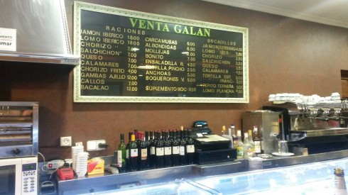 Quán cafe đẹp ở Châu Âu - muôn màu muôn vẻ - Quán cà phê đồ ăn nhanh trong nhà nghỉ phố huyện tại Tây Ban Nha