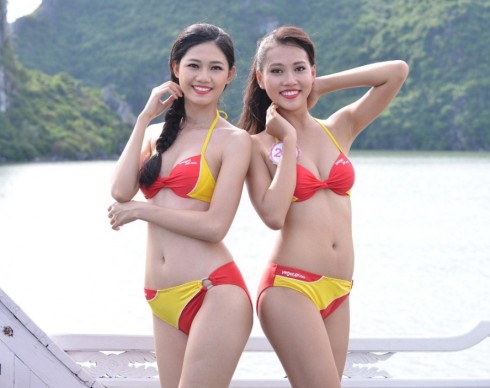Bikini Vietjet “đốt nóng” Hoa hậu Việt Nam 2016 trước Đêm Chung kết
