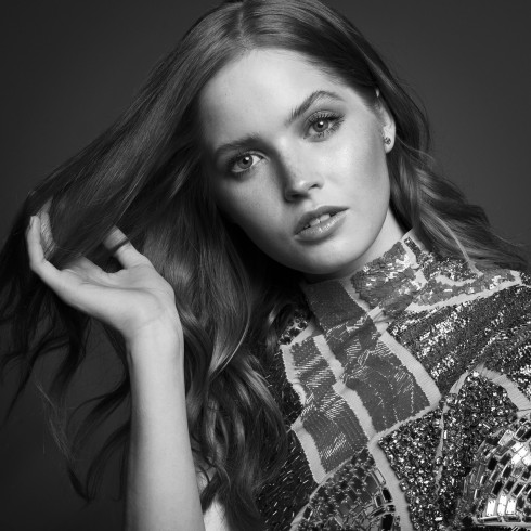 Ellie Bamber tại show diễn của Tom Ford 