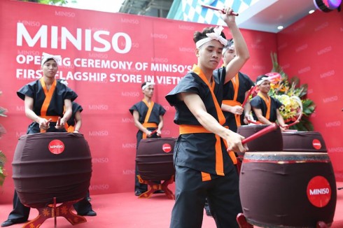 Cửa hàng đầu tiên của Miniso được khai trương tại số 53 Thái Hà, Hà Nội. 