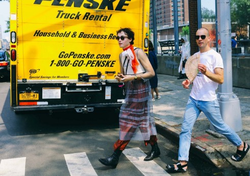 ca-tinh-street-style-new-york-elle-vn (6)