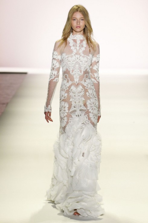 Thiết kế váy ren trắng sang trọng từ Jonathan Simkhai