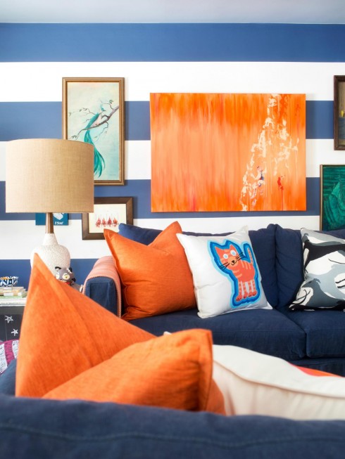 Trang trí nội thất xanh dương và cam