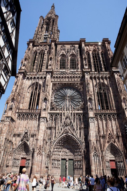 Nhà thờ Đức bà Strasbourg tại Alsace - ELLE VN