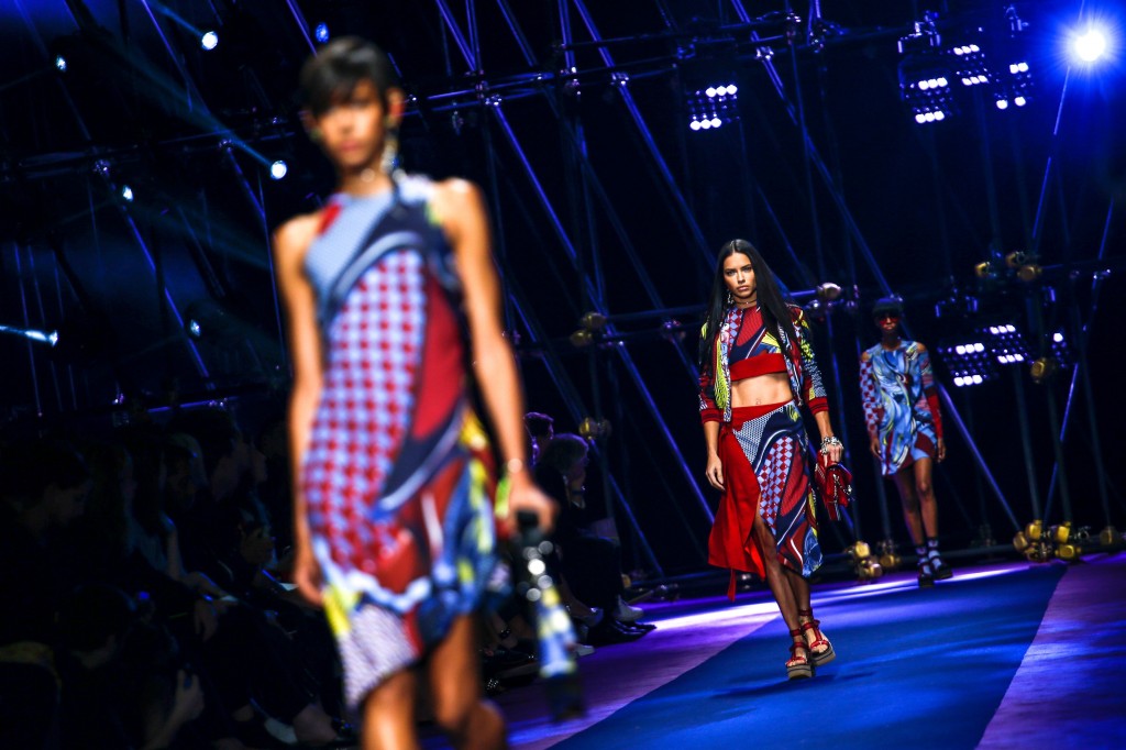 BST Xuân-Hè 2017 của Versace