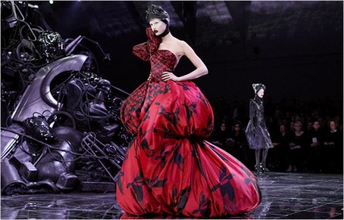 Alexander McQueen - ELLE Việt Nam