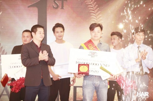 Với "Giao mùa", thí sinh Đỗ Mạnh Tưởng giành chiến thắng kép: Giải Nhất Vòng Sơ khảo đợt 1 và Giải Nhất Bình chọn.